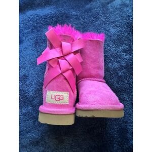 UGG S/N Bailey Bow boots 1017394T Bright Hot Pink Sheep Skin Fleece Size 6 Kids